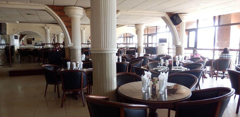 Hotel Santa Lucia Yaoundé Zewnętrze zdjęcie
